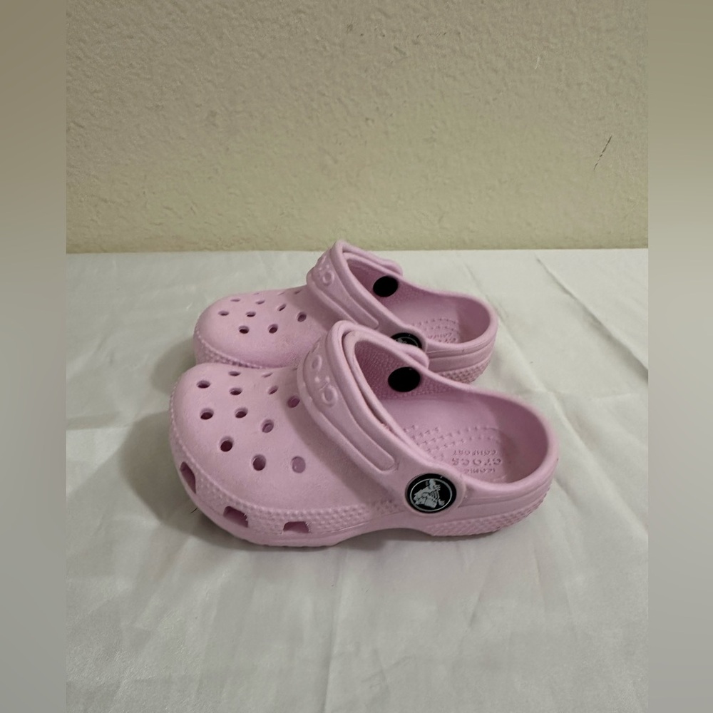 CROCS Kids Classic Clog in Light Pink